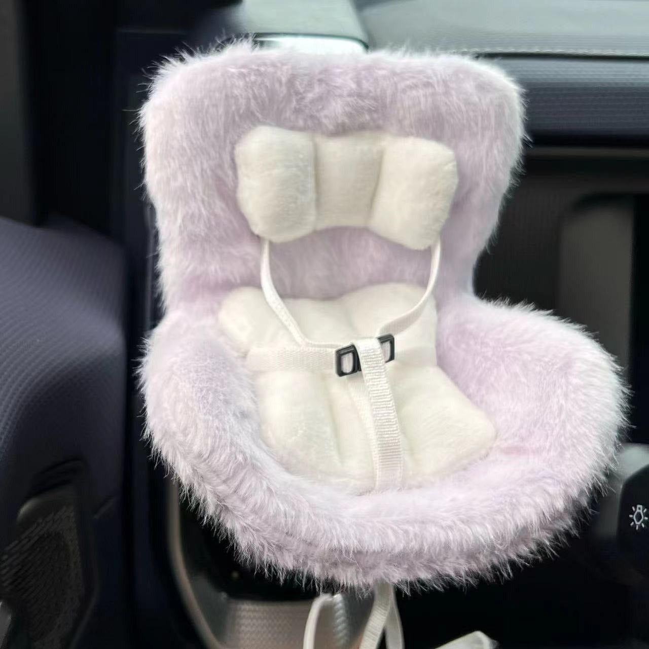 Car Seat Accessory for 10–17cm Labubu Dolls – Clip-on Air Vent Holder & Desktop Display Stand